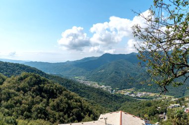 Kosta di Soglio Köyü manzarası - Orero Belediyesinin antik yerleşim merkezi - Liguria - İtalya
