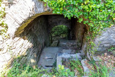 Kosta di Soglio Köyü manzarası - Orero Belediyesinin antik yerleşim merkezi - Liguria - İtalya