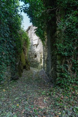 Kosta di Soglio Köyü manzarası - Orero Belediyesinin antik yerleşim merkezi - Liguria - İtalya