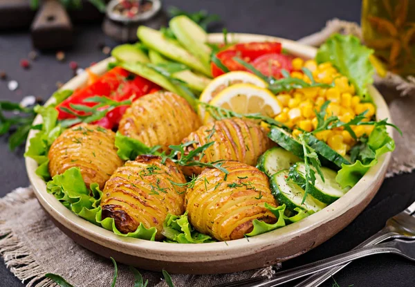 Bouddha Végétarien Bol Légumes Crus Pommes Terre Cuites Dans Bol — Photo