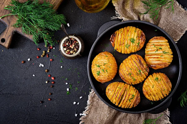 Batata Assada Com Ervas Fundo Preto Comida Vegan Refeição Saudável — Fotografia de Stock