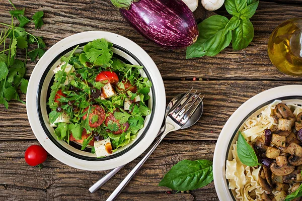 Sallad Med Tomater Ost Och Koriander Sötsur Sås Georgiska Köket — Stockfoto