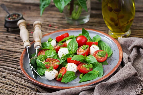 Closeup View Caprese Salad Served Plate Fork Knife Napkin Wooden — Stock Photo, Image