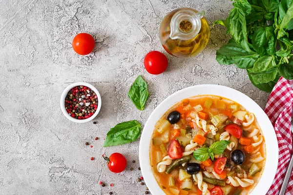 Minestrone Olasz Zöldségleves Tészta Vegetáriánus Étel Felülnézet Lapos Feküdt — Stock Fotó