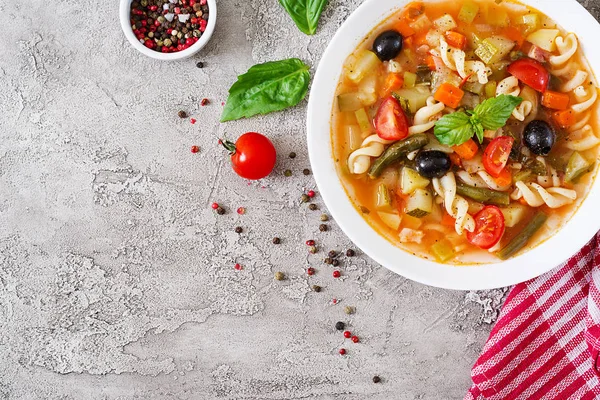 Minestrone Olasz Zöldségleves Tészta Vegetáriánus Étel Felülnézet Lapos Feküdt — Stock Fotó