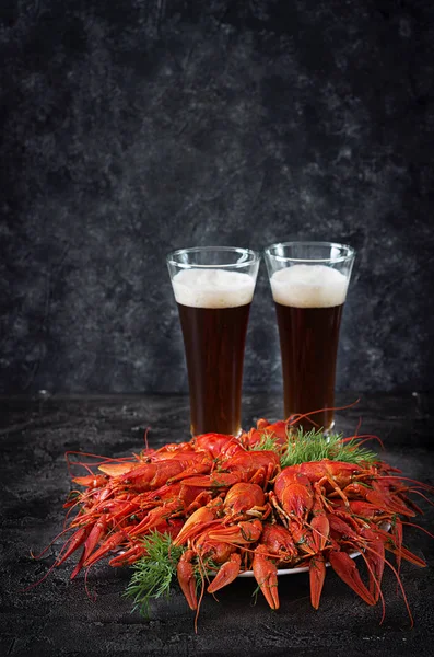 Crayfish. Red boiled crawfishes on table in rustic style, closeup. Lobster closeup. Border design — Stock Image Crayfish Red Boiled Crawfishes Table Rustic Style Closeup Lobster Closeup Stock Photo