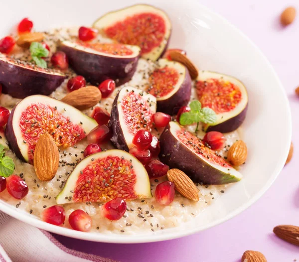 Farina Avena Deliziosa Sana Con Fichi Mandorle Semi Chia Colazione — Foto Stock