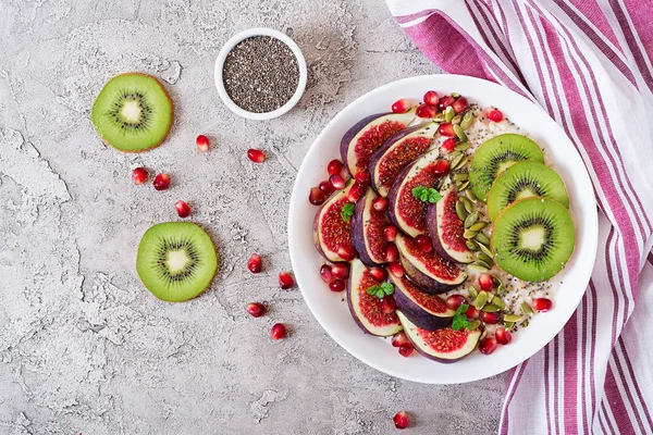 Deliziosa Sana Farina Avena Con Fichi Kiwi Melograno Colazione Sana — Foto Stock