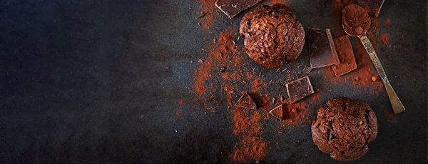 Vue Rapprochée Des Muffins Chocolat Sur Fond Sombre — Photo