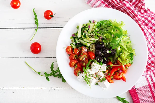 Gezonde Voeding Griekse Salade Van Verse Komkommer Tomaat Paprika Sla — Stockfoto