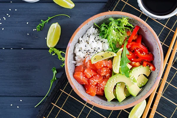 Poke Bowl Saumon Hawaïen Avec Riz Avocat Paprika Graines Sésame — Photo