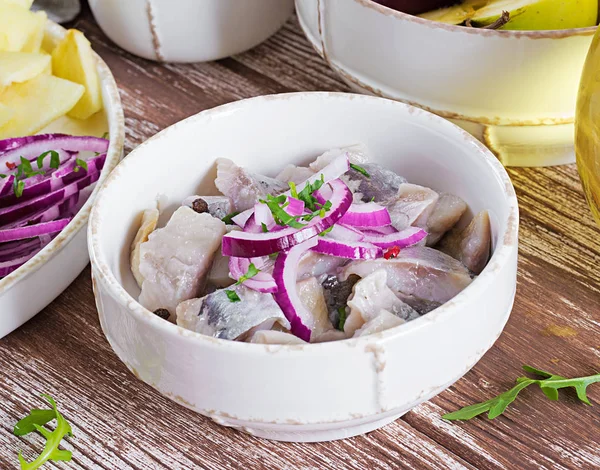 Arenque Marinado Tazón Con Cebolla Comida Escandinava — Foto de Stock