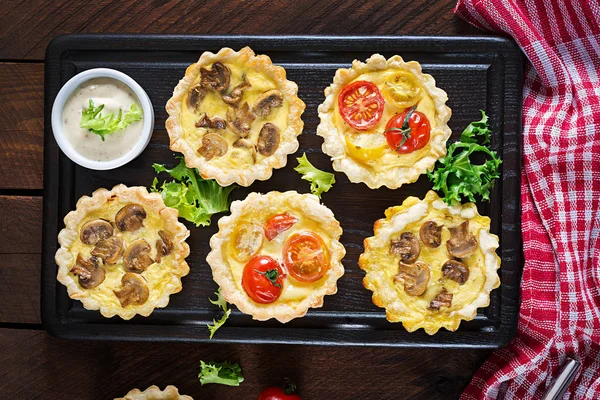 Mushrooms Cheddar Tomatoes Tartlets Wooden Background Mini Pies Delicious Appetizer — Stock Photo, Image