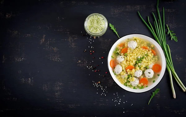 Sopa Albóndigas Italiana Pasta Sin Gluten Stelline Tazón Sobre Una — Foto de Stock