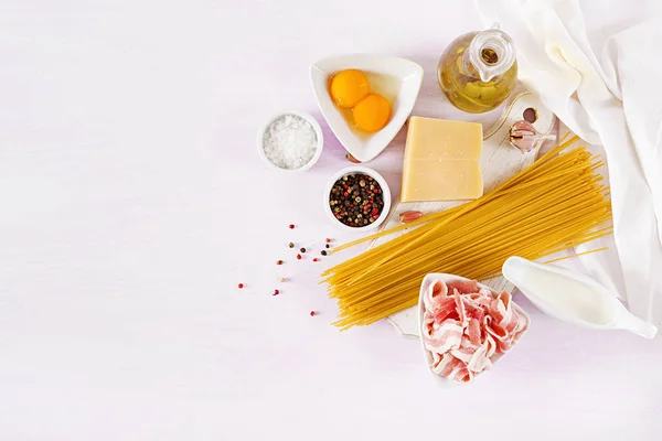 Ingrediënten Voor Het Koken Van Pasta Carbonara Spaghetti Met Pancetta — Stockfoto