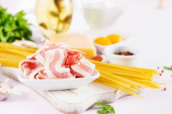 Bacon Ingredients Cooking Carbonara Pasta Spaghetti Egg Peppers Salt Hard — Stock Photo, Image