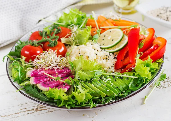 Couscous Groenten Kom Trend Voedsel Gezond Voeding Vegetarisch Voedsel Concept — Stockfoto