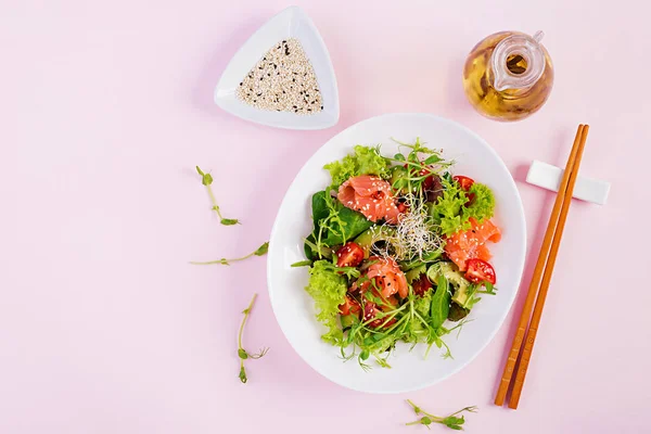 Meniu Dietetic Salată Sănătoasă Legume Proaspete Roșii Avocado Arugula Semințe — Fotografie, imagine de stoc