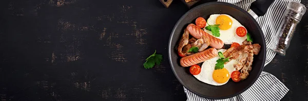 Engelsk Frukost Stekt Ägg Tomater Korv Och Bacon Banner Uppifrån — Stockfoto