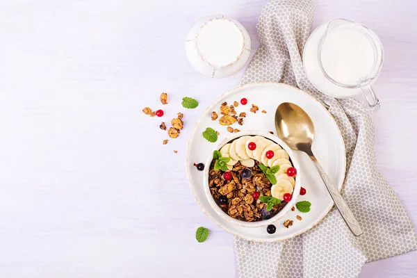 Pequeno Almoço Tigela Granola Caseira Com Iogurte Bagas Frescas Configuração — Fotografia de Stock