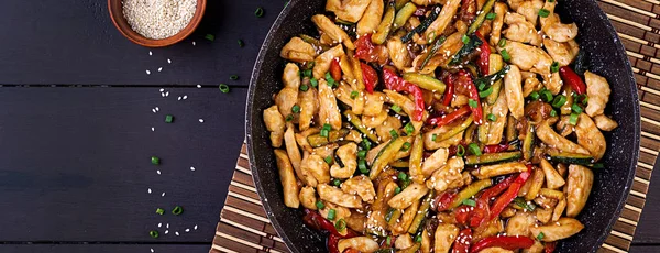 Stir Fry Chicken Zucchini Sweet Peppers Green Onion Top View — Stock Photo, Image