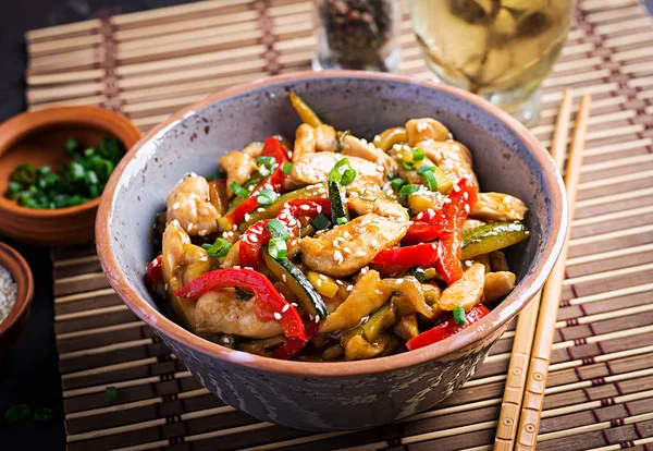 Stir Fry Chicken Zucchini Sweet Peppers Green Onion Asian Cuisine — Stock Photo, Image
