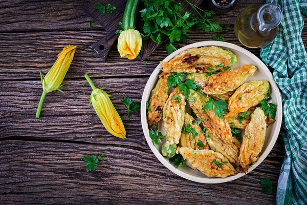 Gebratene Zucchini Blüten Gefüllt Mit Ricotta Und Grünen Kräutern Veganes — Stockfoto