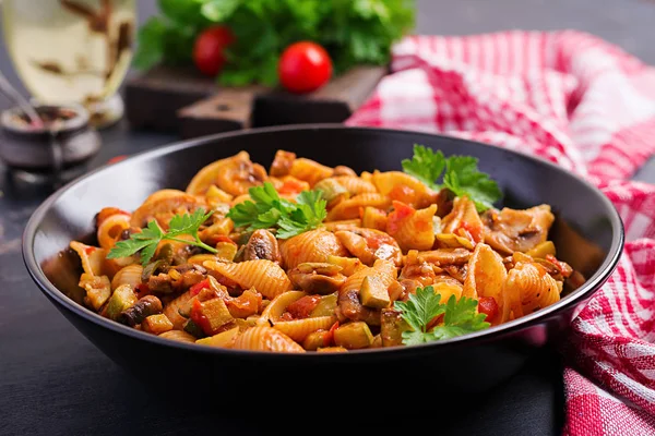 Conchiglie Pasta Italian Pasta Shells Mushrooms Zucchini Tomato Sauce — Stock Photo, Image