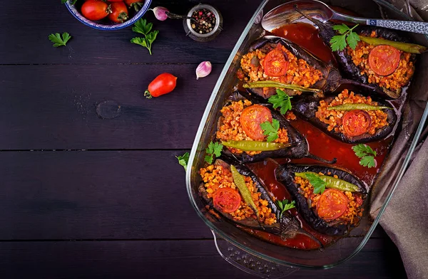 Karniyarik Türkisches Traditionelles Auberginenmehl Gefüllte Auberginen Mit Hackfleisch Und Gemüse — Stockfoto