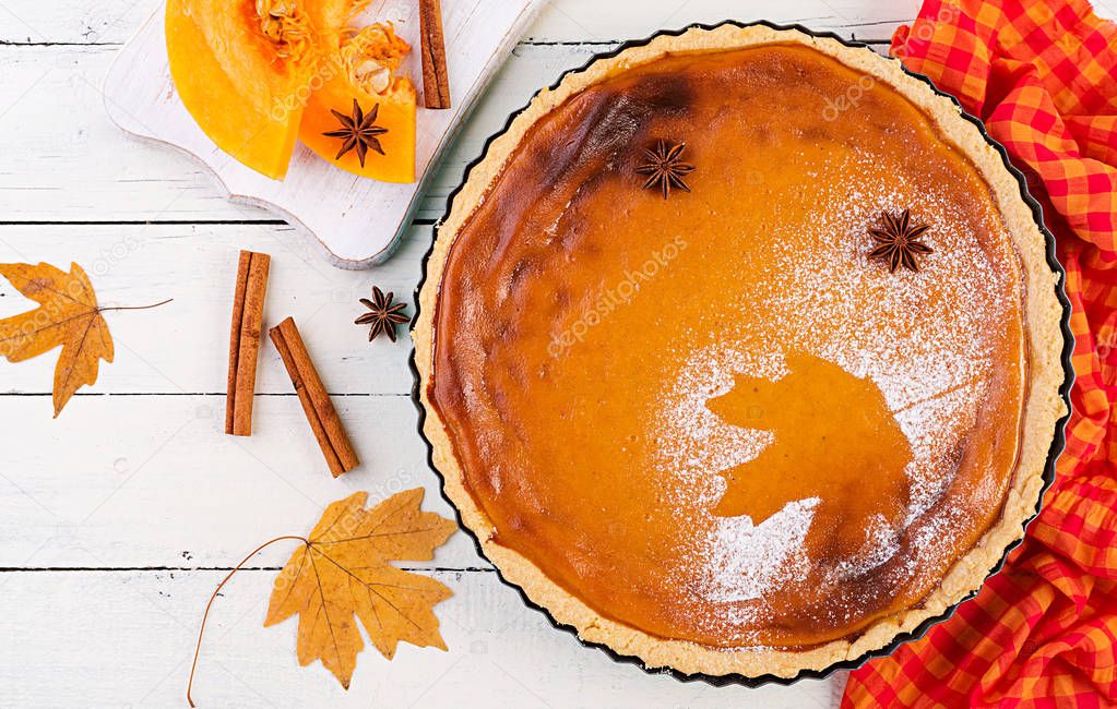 American homemade pumpkin pie with cinnamon and nutmeg, pumpkin 