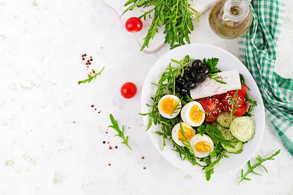 Colazione Insalata Greca Uova Sode Insalata Verdure Fresche Con Pomodoro — Foto Stock