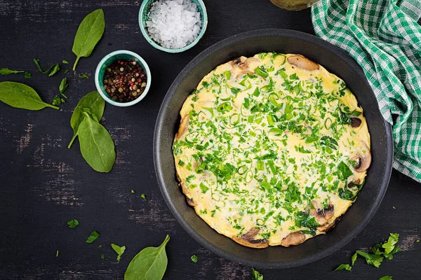 Ispanak Mantarlı Omlet Yumurta Mantar Ispanaktan Yapılmış Frittata Talyan Mutfağı — Stok fotoğraf