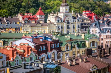 Şehrin renkli çatılar