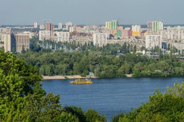 Kiev, Dnipro dolgu ve yerleşim alanları