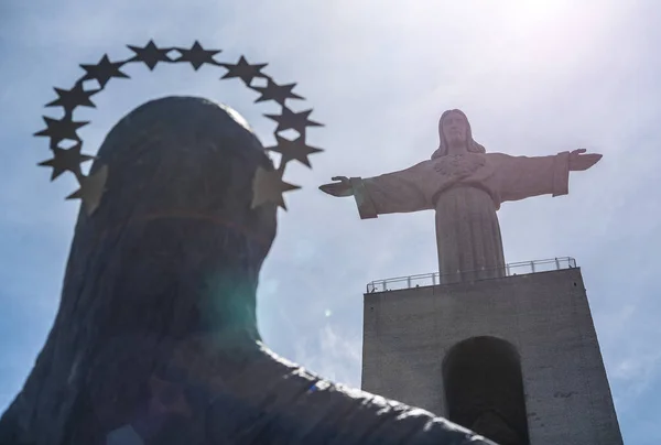 Статуя Христа перед Діви Марії, Алмада, Португалія — стокове фото