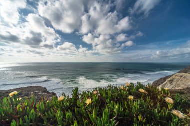 Portekiz 'de Atlantik Okyanusu kıyısında.