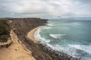 Portekiz 'de Atlantik Okyanusu kıyısında.