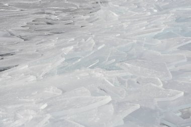 Baykal 'da buz parçaları