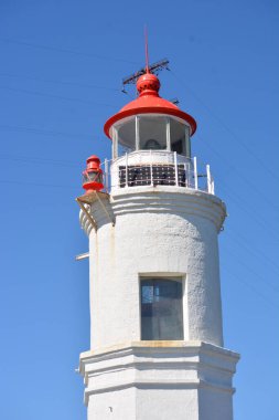 Kırmızı ve beyaz ışık evi