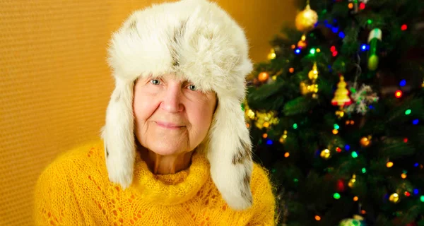 Feminino Sênior Positivo Está Expressando Felicidade Nas Férias Retrato Avó — Fotografia de Stock