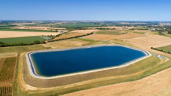 Umělé jezero v GUE de Velluire, Francie — Stock fotografie