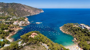 Begur Fornells ve Aiguablava dere havadan görünümü, Katalonya