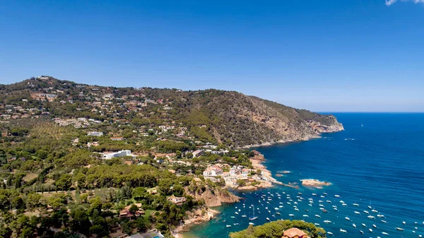 Vista aérea del arroyo Fornells y Aiguablava en Begur, Cataluña —  Fotos de Stock