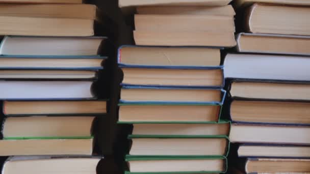 Pilha Livros Antigos Chão — Vídeo de Stock