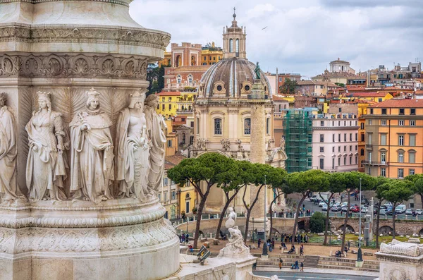 Колона Траяна і церква Санта-Марія-ді-Лорето, Рим, Італія — стокове фото