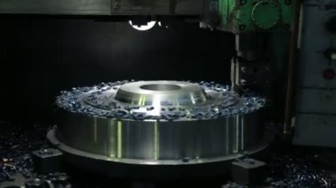 Dönüş ve sıkıcı torna tezgahı üzerine çalışma