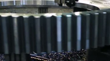 Dönüş ve sıkıcı torna tezgahı üzerine çalışma