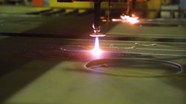 Makinede gaz kesme işlemi
