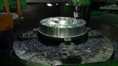 Dönüş ve sıkıcı torna tezgahı üzerine çalışma