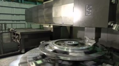 Dönüş ve sıkıcı torna tezgahı üzerine çalışma